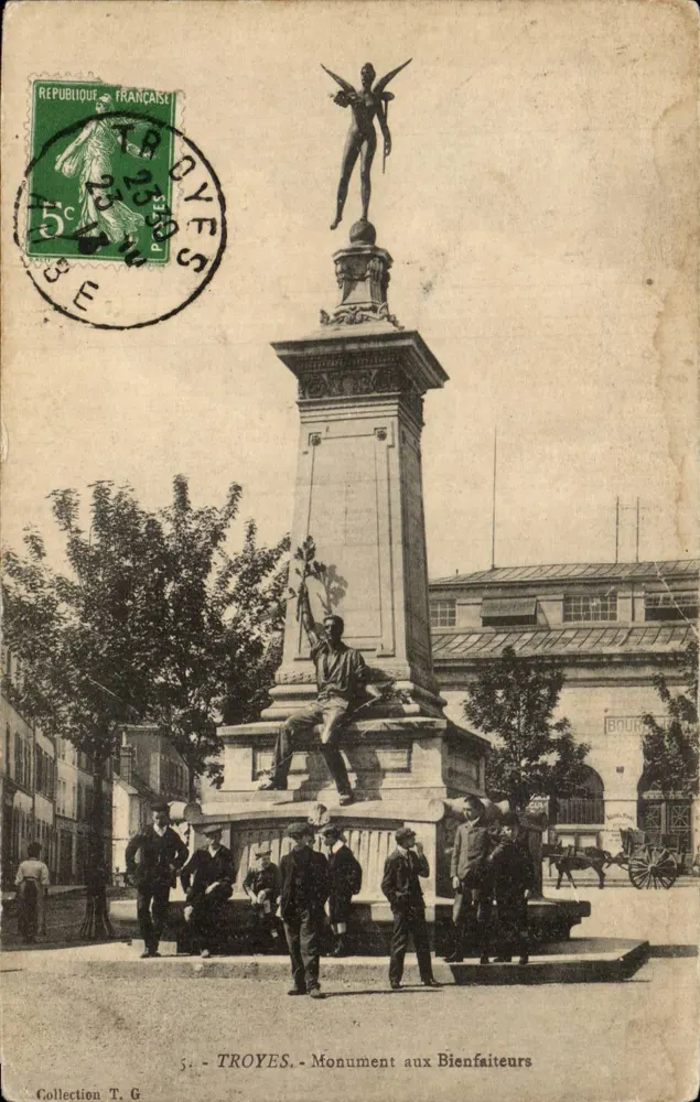 Troyes - Monument aos Benefactores — editor desconhecido, n°5 - Frente