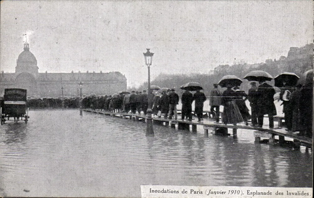 Überschwemmungen in Paris (Januar 1910). Esplanade des Invalides — unbekannte Ausgabe - Vorderseite