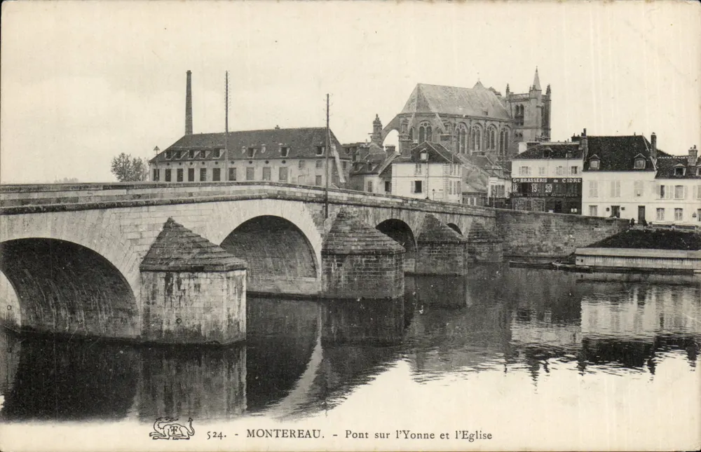 Montereau - Brücke über die Yonne und die Kirche — unbekannter Verlag, Seriennummer 524 - Vorderseite