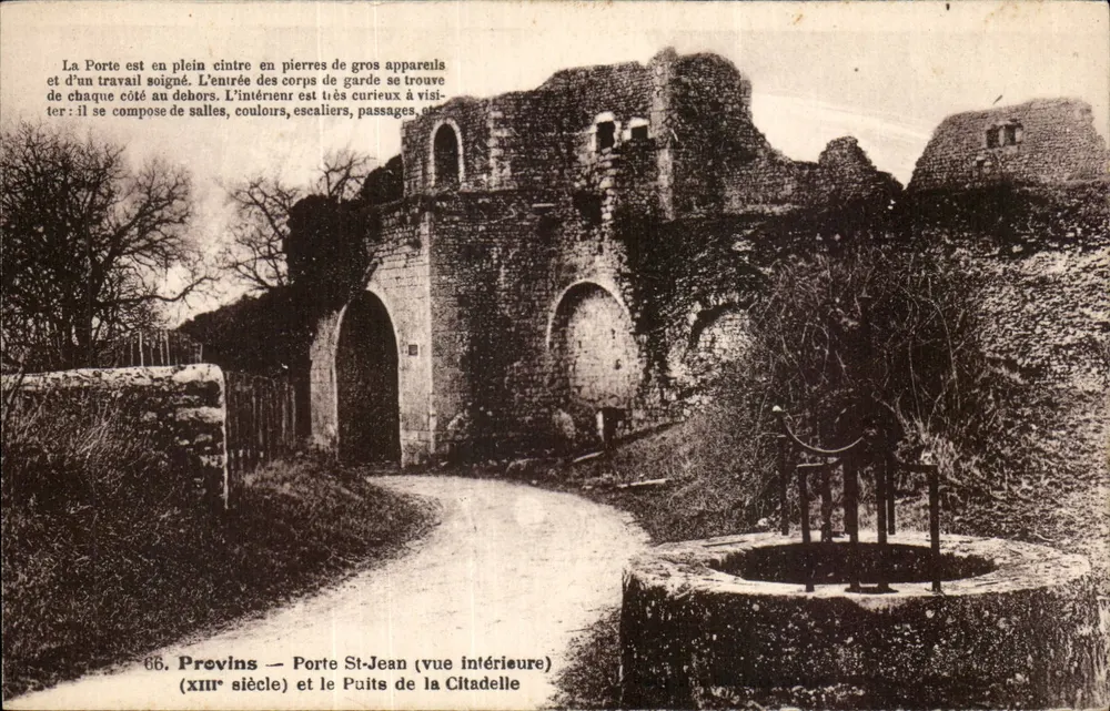 Provins — Porte Saint-Jean (Innenansicht) und der Puits de la Citadelle (13. Jahrhundert) - Vorderseite