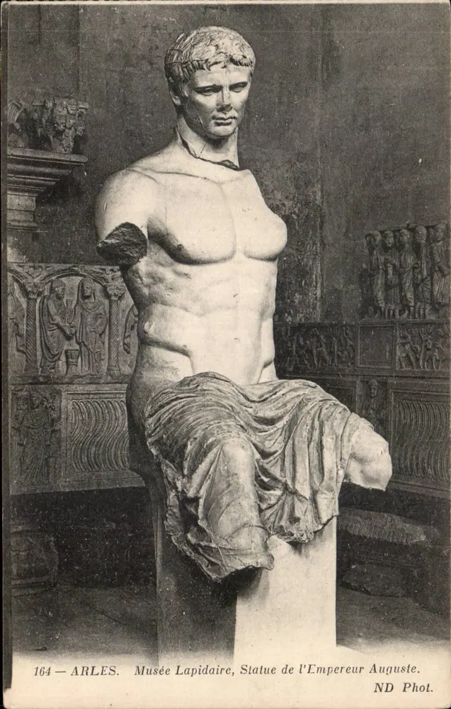 Arles — Museu Lapidaire, Estátua do Imperador Augusto — ND Phot. - Frente