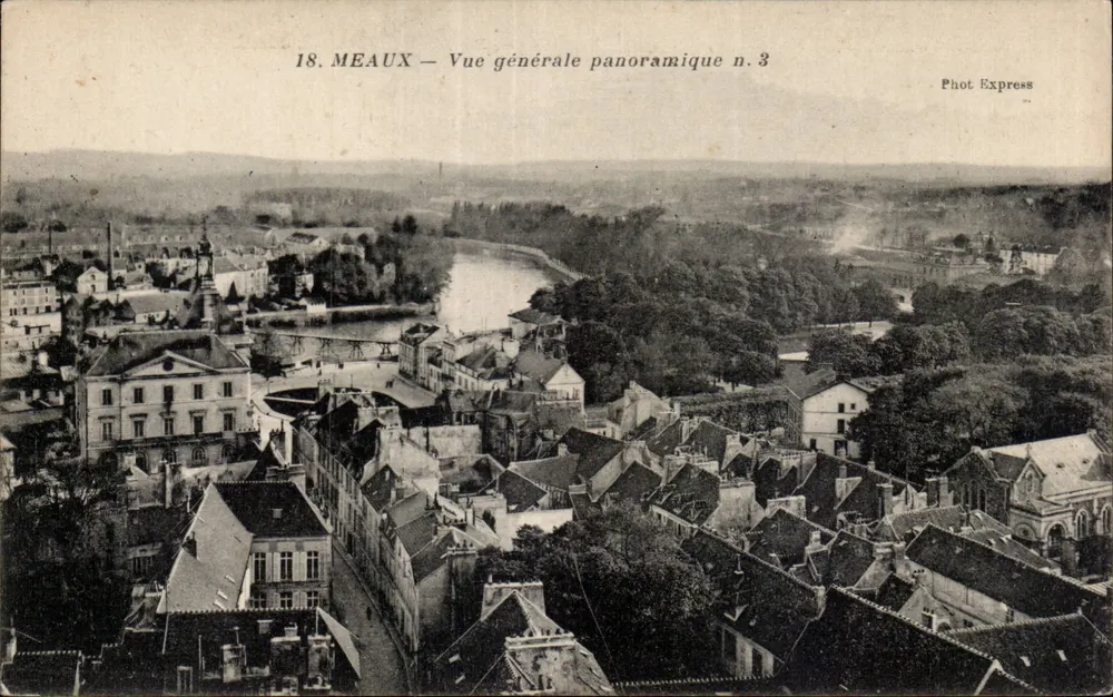 Meaux — Vista geral panorâmica n. 3 — Phot Express - Frente