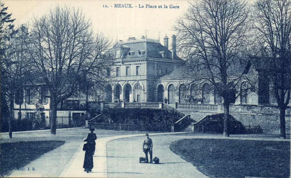 Meaux - A Praça e a Estação — Édit. J.B. n°12 - Frente