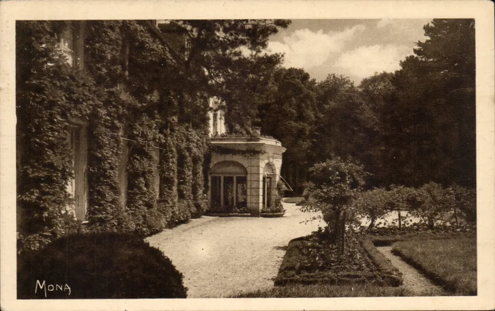 Castelo de La Couhardre — Montfort-l'Amaury — Edições de Arte MONA, n°74 - Frente