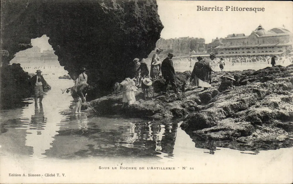 Biarritz pittoresk — Unter dem Felsen der Artillerie — Ausgabe A. Simons, Nr. 54 - Vorderseite