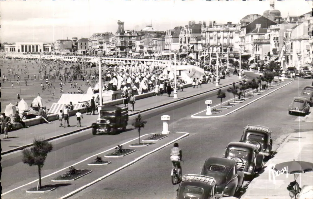 Les Sables-d'Olonne — Ansicht der Strandpromenade — F. Chapeau, Verleger, Nr. 40 - Vorderseite