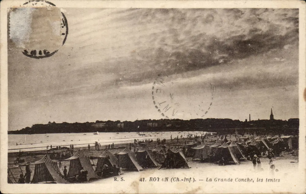 Royan (Ch.-Inf.) — A Grande Concha, as tendas — R.S. 47 - Frente