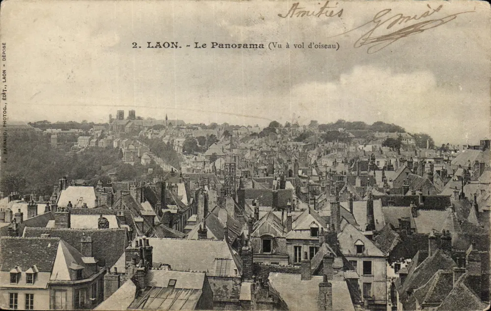 Laon - Le Panorama (Vu à vol d'oiseau) — vue aérienne des toits et édifice religieux — éditeur F. Barnaud, LAON - Frente