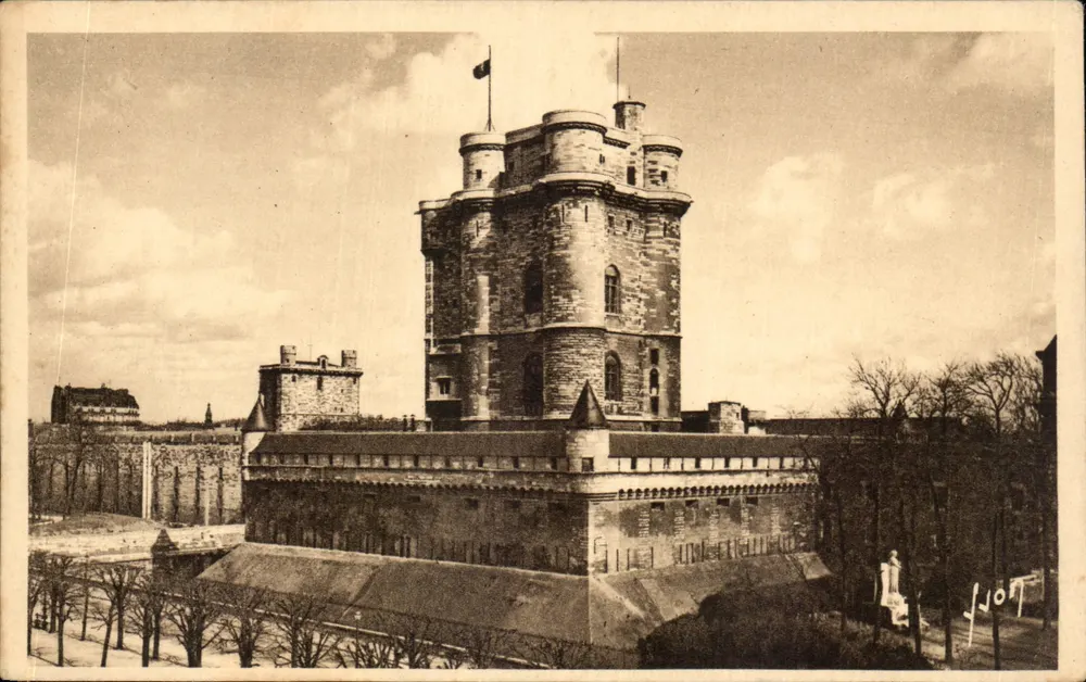 Torre da Cadeia — Paris — Edições de Arte Yvon - Frente