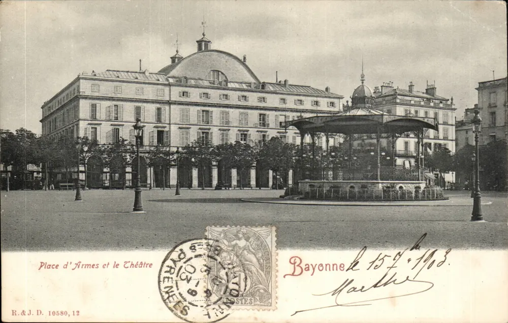 Platz der Waffen und das Theater — Bayonne — R.&J. D. 10580, 12 - Vorderseite