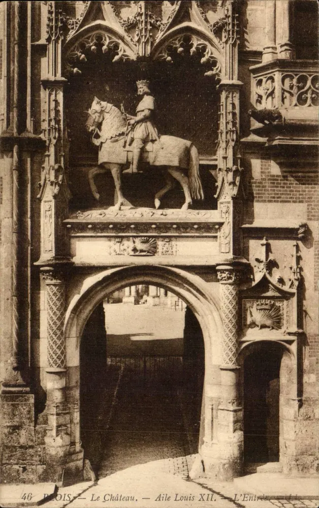 Plois — Das Schloss — Flügel Louis XII — Der Eingang - Vorderseite