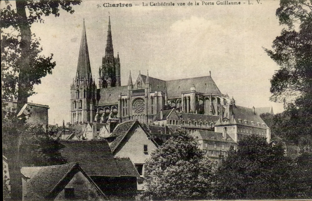 Chartres — Die Kathedrale von der Porte Guillaume gesehen — L. V. - Vorderseite