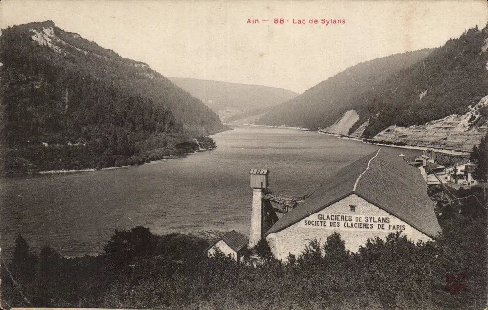 Lac de Sylans — vue du lac et de la glacière — Société des Glaciers de Paris - Frente