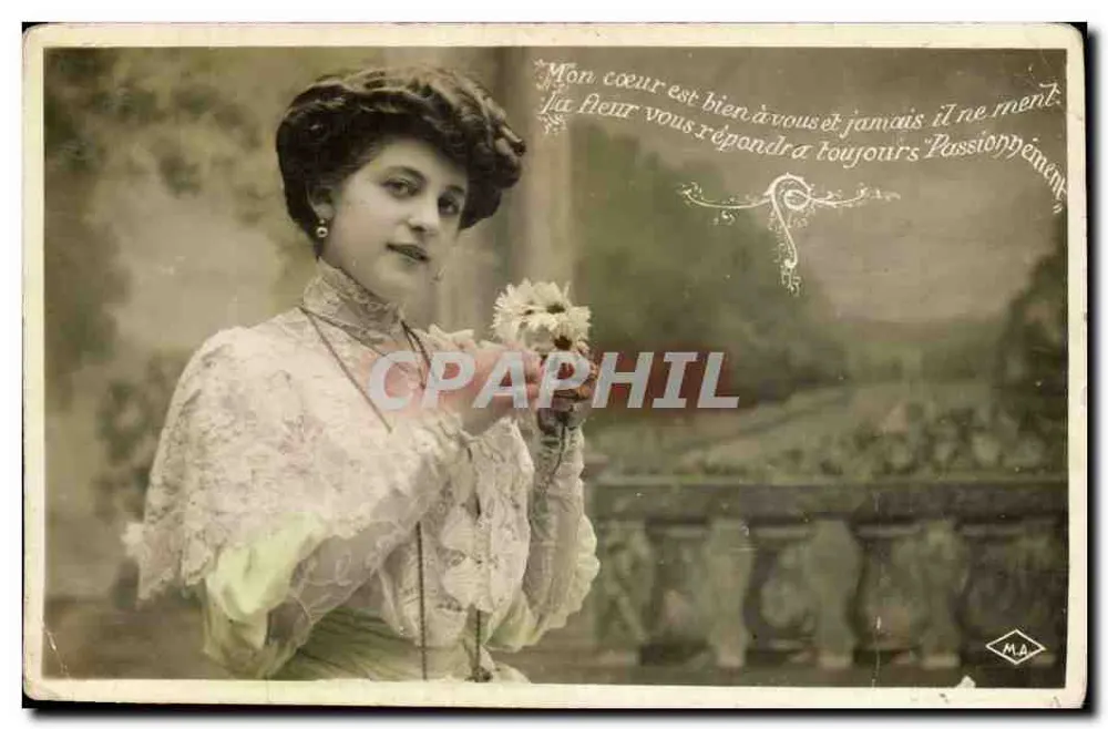 Frau in Seidenkleid mit Blume — Liebesbotschaft — Verlag M.A. - Vorderseite