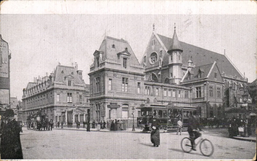 Place de la République — vista da sinagoga e do trem — editado pela Société des Cartes Postales de Paris - Frente