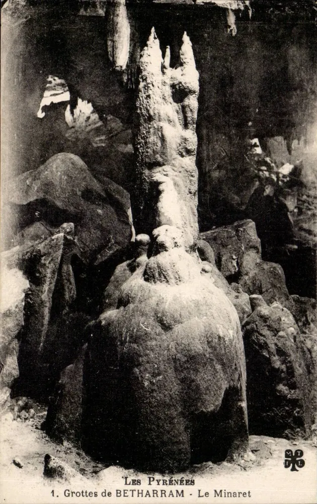 Os Pirineus - Grutas de BETHARRAM - O Minaret - Frente