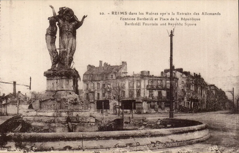 Reims — Fontaine Bartholdi und Place de la République nach dem Rückzug der Deutschen — Timaille, n°20 - Vorderseite