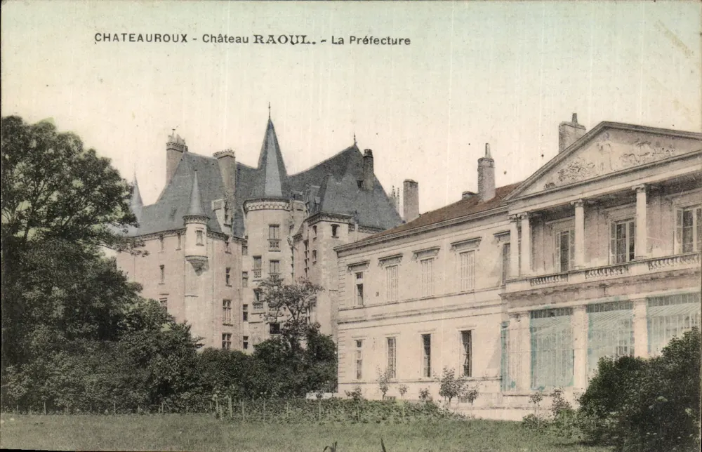 Châteauroux - Castelo Raoul - A Prefeitura - Frente