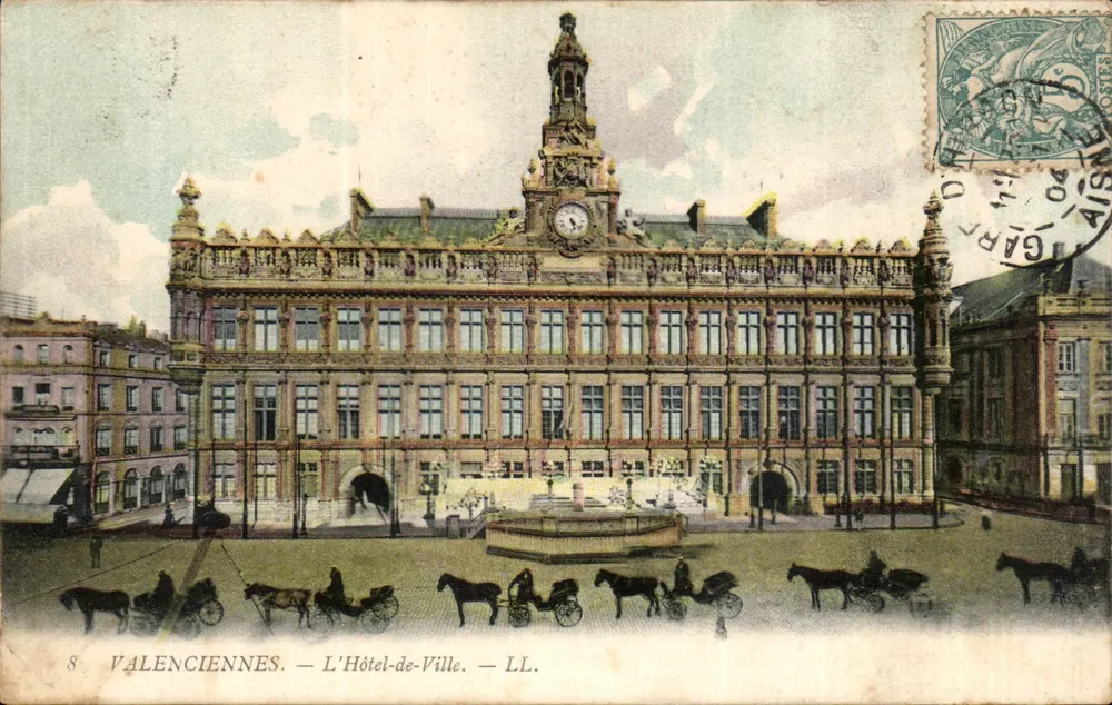 Valenciennes — Das Rathaus — LL. - Vorderseite