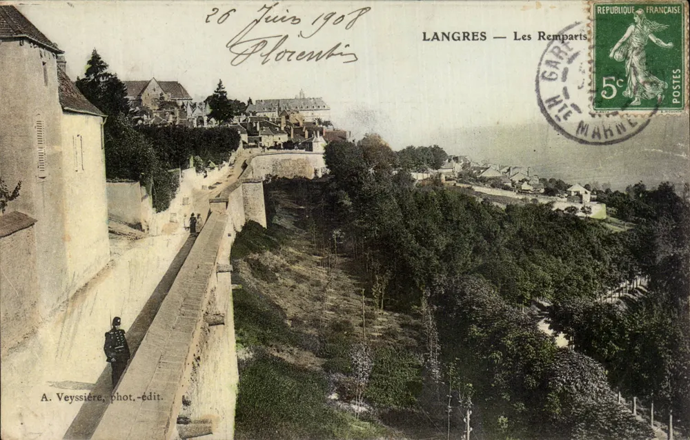 Langres — Os Muros — A. Veyssière, fot.-edit. - Frente