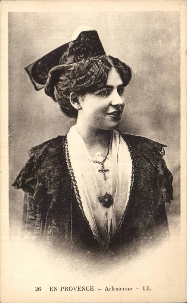 Em Provéncia — Arlésienne — L.L. - Frente