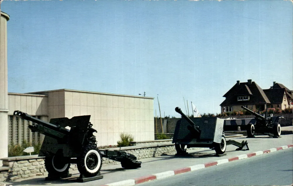 Arromanches - Port Winston — Os Canhões — Artaud Frères - Editores - Frente