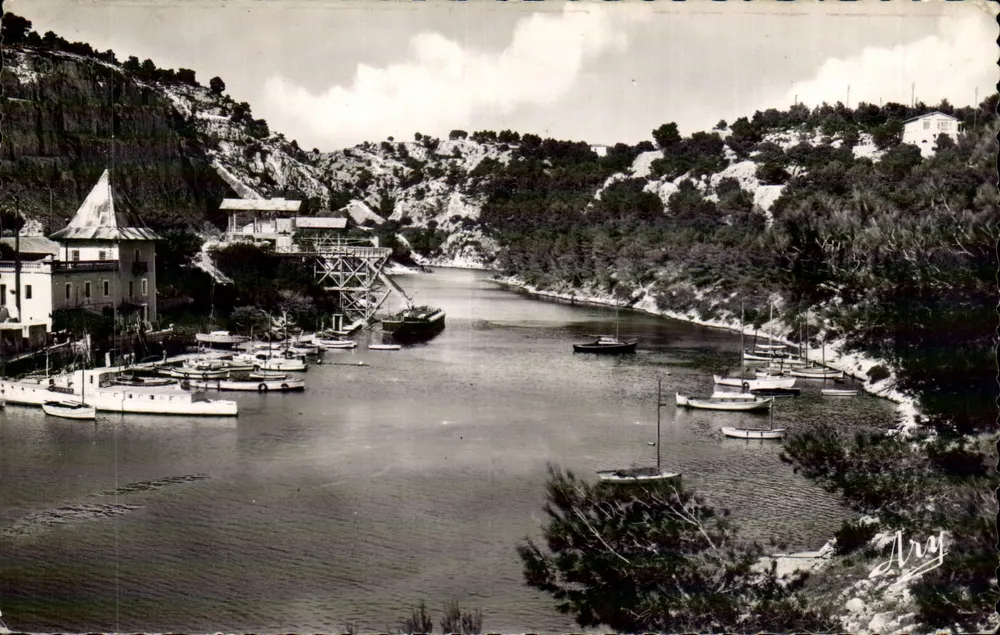 Calanque de Port-Miou — vista do porto — editor Ary - Frente