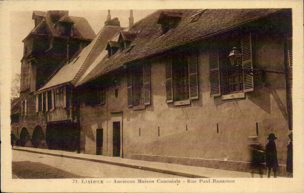 Lisieux — Ehemaliges Kanonikat — Rue Paul-Banaston — Verlag J. Monjour - Vorderseite