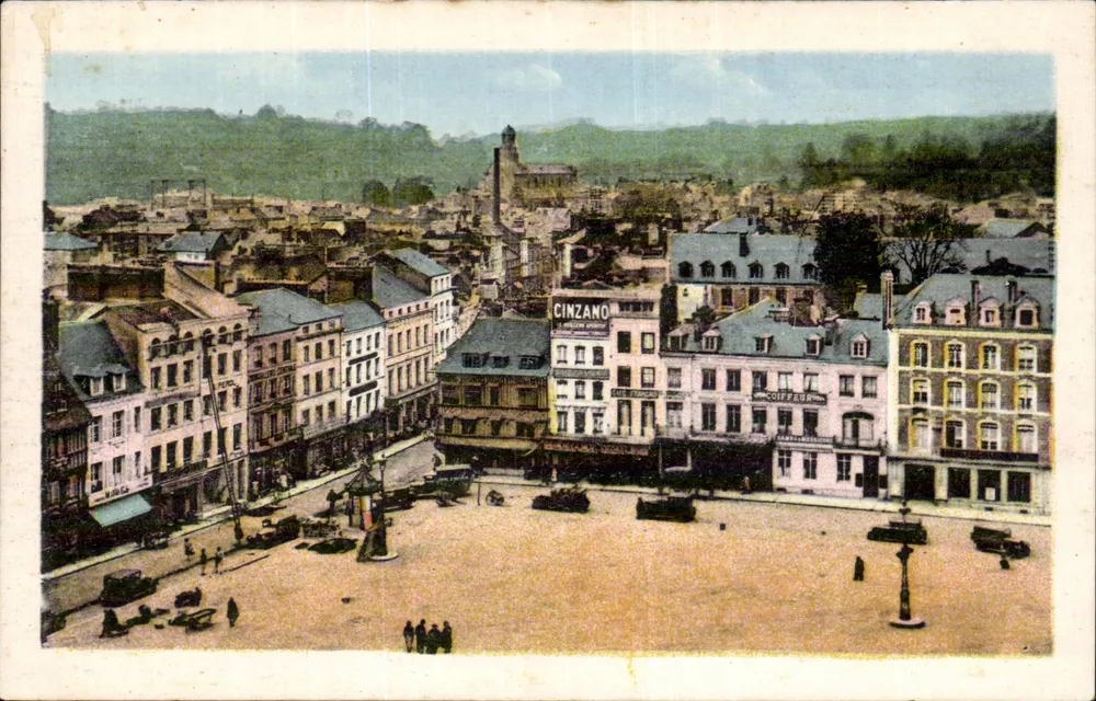 Lisieux — Ansicht von der Kathedrale — Platz Thiers — Karten 'La Gigogne', 25, Avenue de la République, Douvillé - Vorderseite