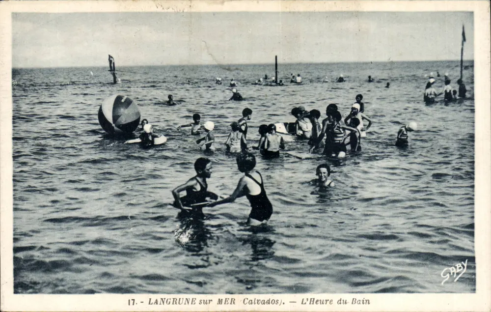 Langrune-sur-Mer (Calvados) — L'Heure du Bain — Gaby - Frente