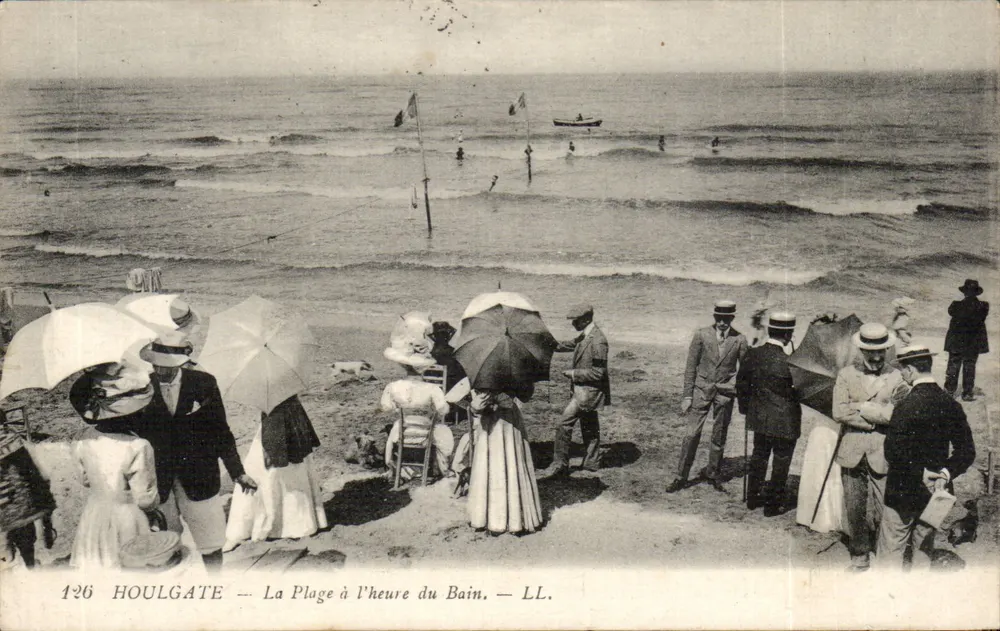 Houlgate — A Praia na Hora do Banho — LL. — N° 126 - Frente