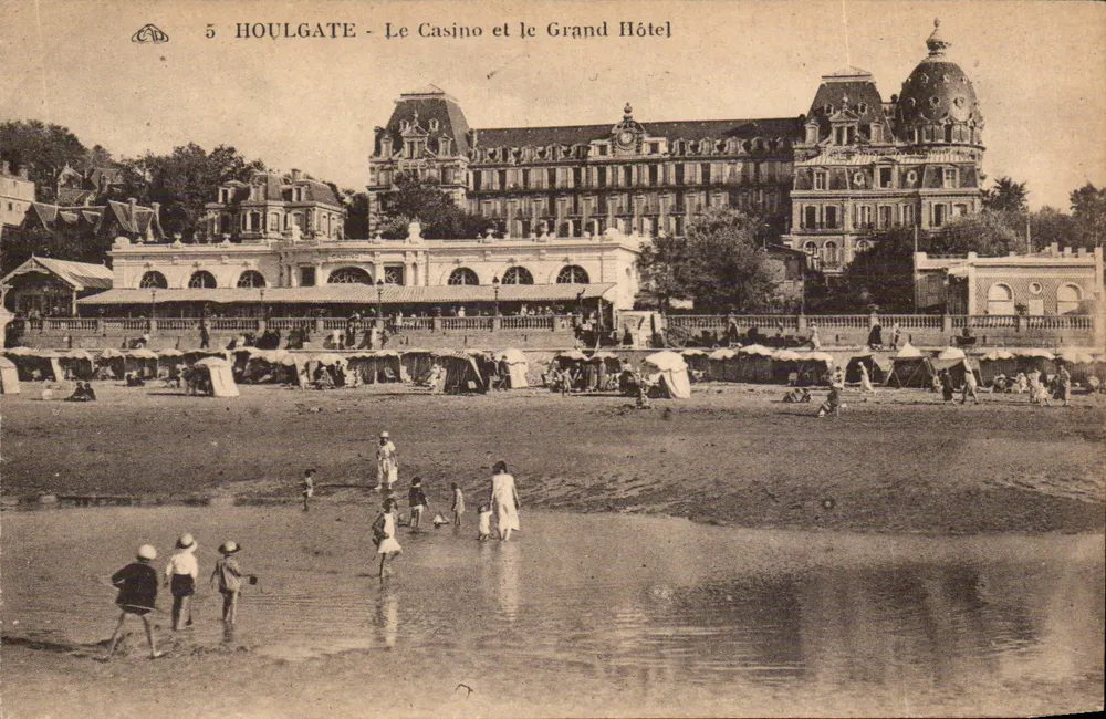 Houlgate — Das Casino und das Grand Hotel — Antike Ansichtskarte Nr. 5 - Vorderseite