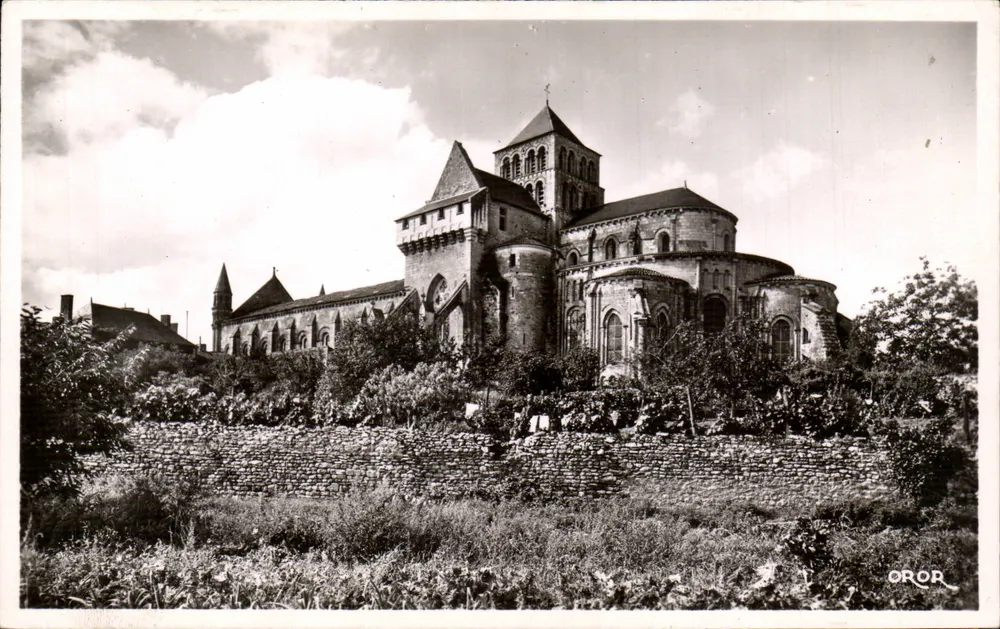 Saint-Jouin-de-Marnes — Abbatijkerk van de 12e eeuw — Éditions OROR - Voorkant