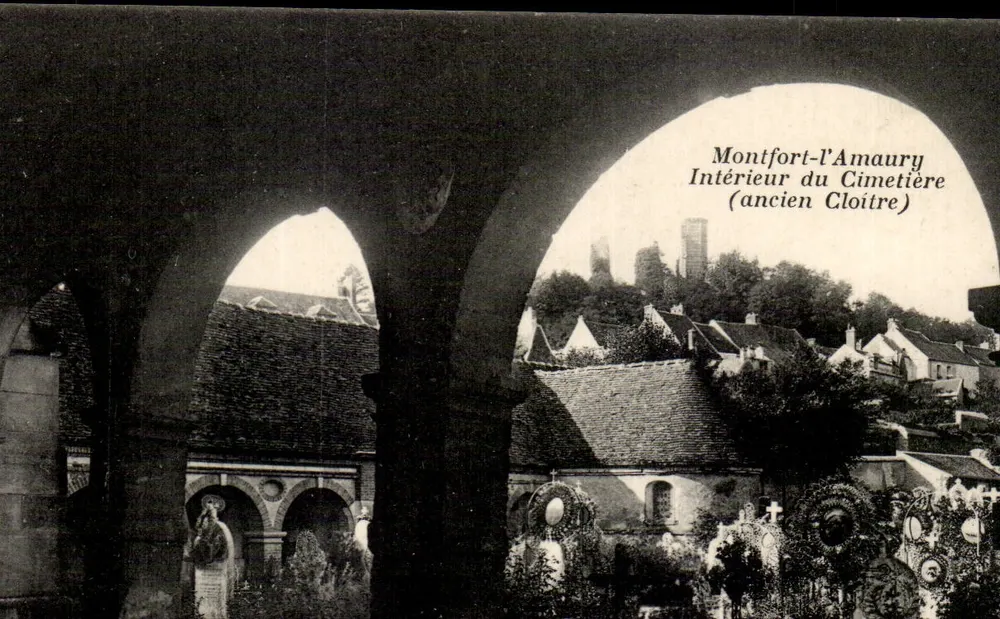 Montfort-l'Amaury — Innenansicht des Friedhofs (ehemaler Klostergarten) — kein Verlag oder Nummer sichtbar - Vorderseite