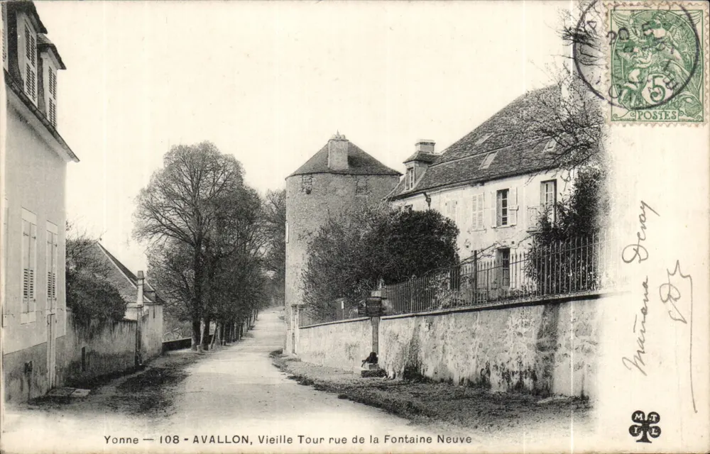 Avallon — Alte Turm auf der Rue de la Fontaine Neuve — M.J.T. 108 - Vorderseite