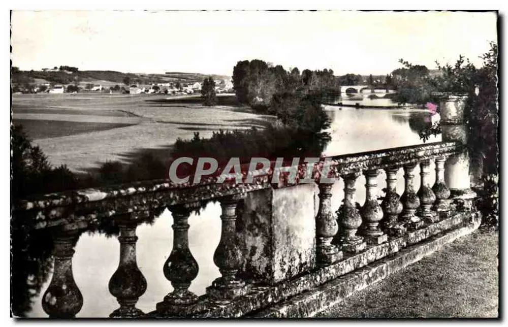 Vista do Castelo de Touffou — Arredores de Châtellerault — Edição Gariot - Frente