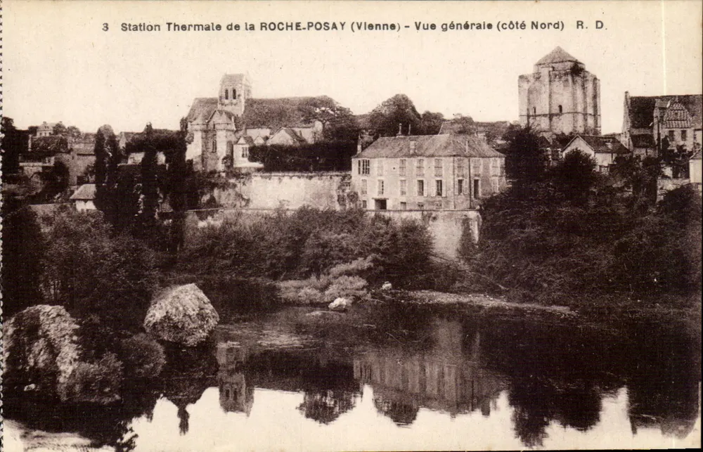 Thermische Station von ROCHE-POSAY (Vienne) — Allgemeiner Blick (Nordseite) — R. D. - Vorderseite