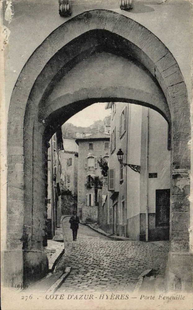Porta Feneuille — Hyères — Loté d'Azur - Frente