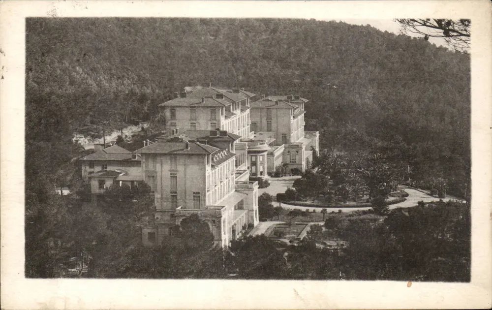 Hyères (Var) — 'Le Mont des Oiseaux' — Offizierswohnheim — Verlag 'GRAPHIC' - Vorderseite
