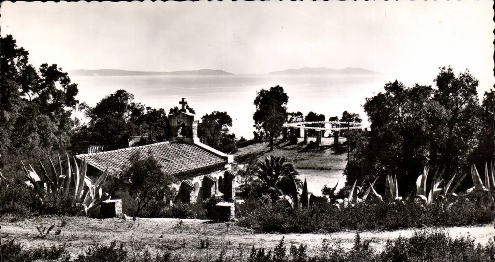 Ansicht der Kirche und der Inseln Spaniens — Umgebung von Lavandou (Var) — Edition Lénaire - Vorderseite