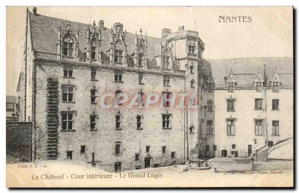 Nantes - Das Schloss - Innenhof - Das Grand Logis — Foto E. L. - 34 - Vorderseite