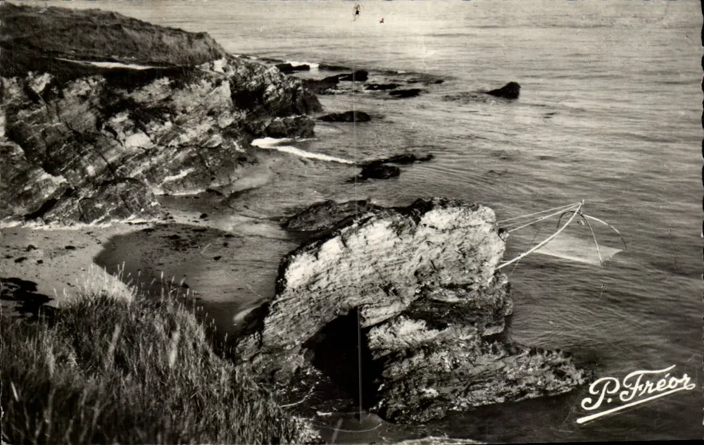 Port-Giraud (L.I.) — Die durchbohrte Felsen und wilde Küste — P. Fréor - Vorderseite