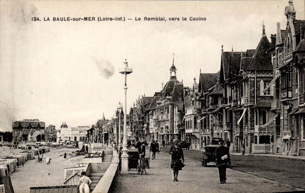 LA BAULE-sur-MER (Loire-Inf.) — Der Damm, in Richtung Casino - Vorderseite