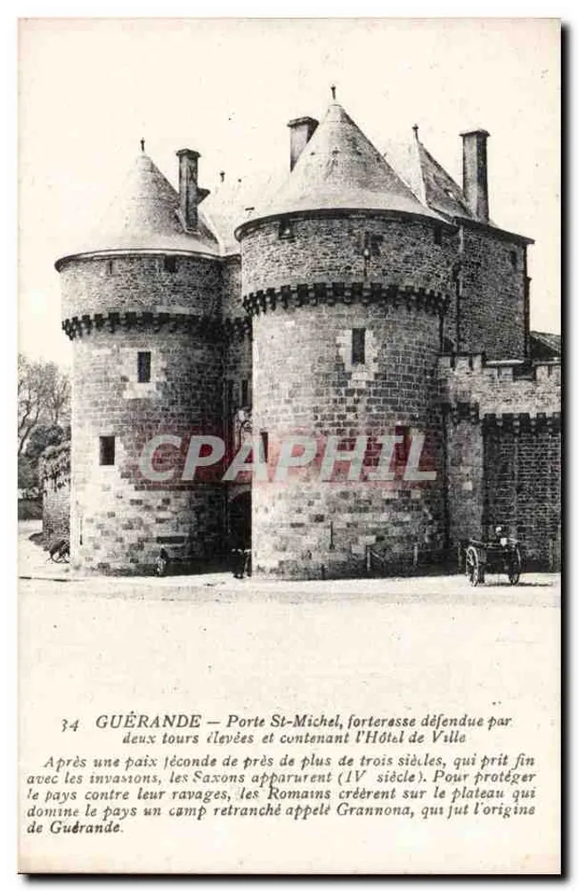 Guérande — Poort Saint-Michel, vesting beschermd door twee ronde torens en bevattend het Hôtel de Ville - Voorkant