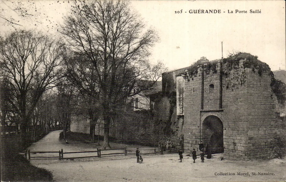 Guérande - A Porta Saillée — Coleção Morel, St-Nazaire, n°205 - Frente