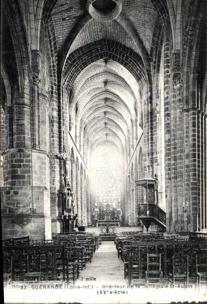 Guerande (Loire-Inf.) — Interior da Colegiada de São Aubin (século XV) - Frente