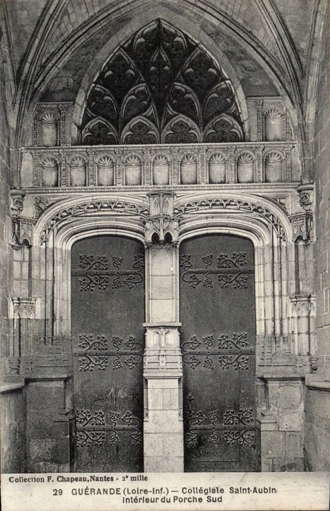 Guérande (Loire-Inf.) — Kollegiatekirche Saint-Aubin, Innenansicht des Südportals — Sammlung F. Chapeau, Nantes - Vorderseite