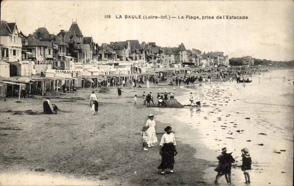 La Baule (Loire-Inf.) — A Praia, vista da Estacade — 3e millie - Frente