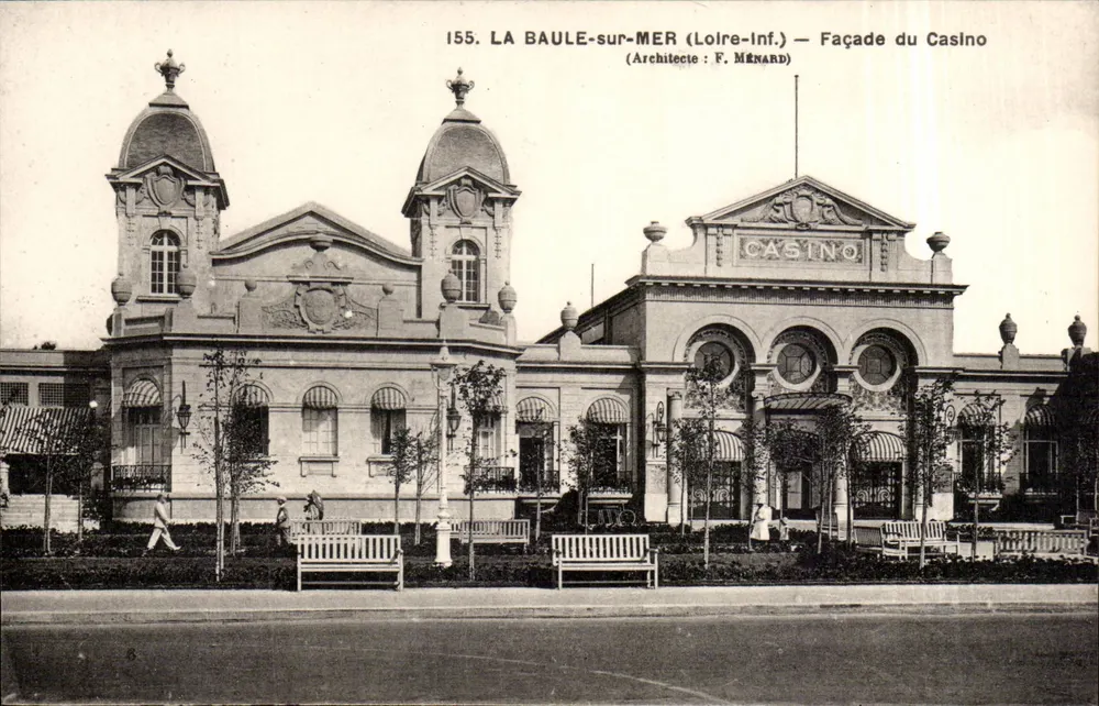 La Baule-sur-Mer (Loire-Inf.) — Fassade des Kasinos — Architekt: F. Ménard - Vorderseite