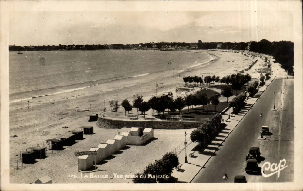 La Baule — Vue prise du Majestic — Cap - Recto